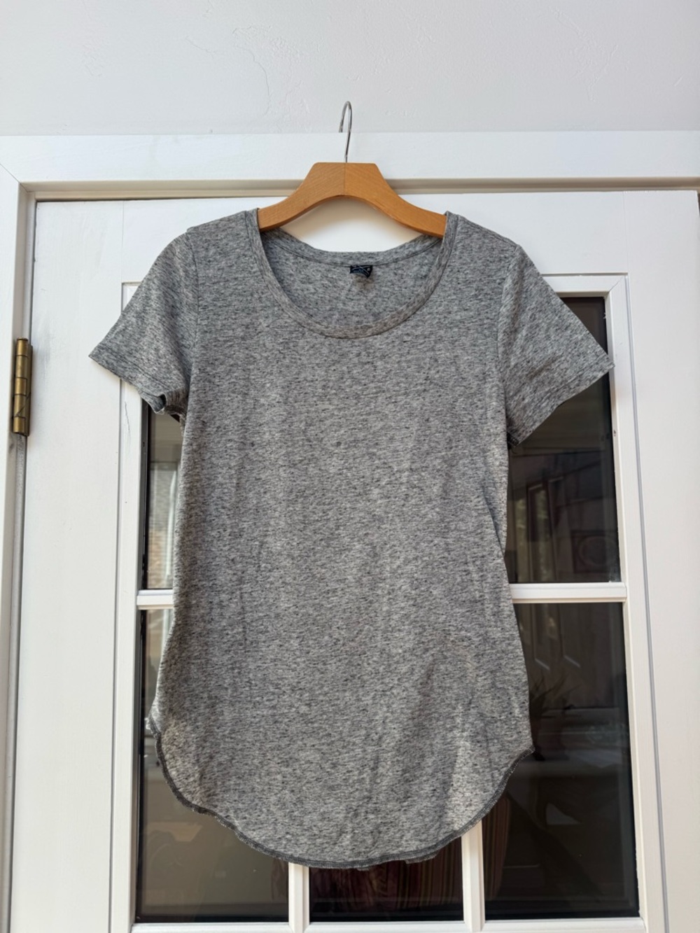 Gentle Fawn Gray Short-Sleeve Scoop Neck Women's Top